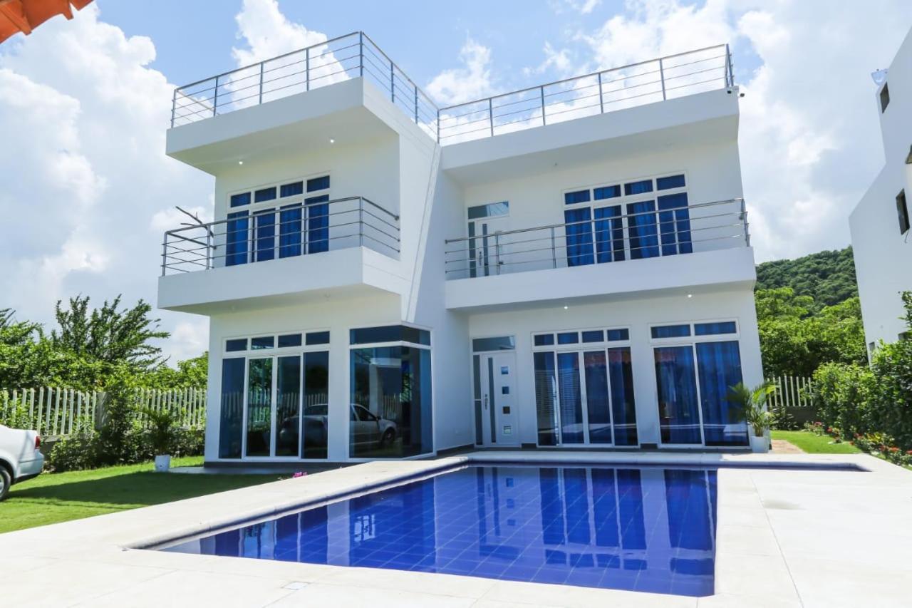 Casa Blanca Malibu Aparthotel Santa Veronica Exteriör bild